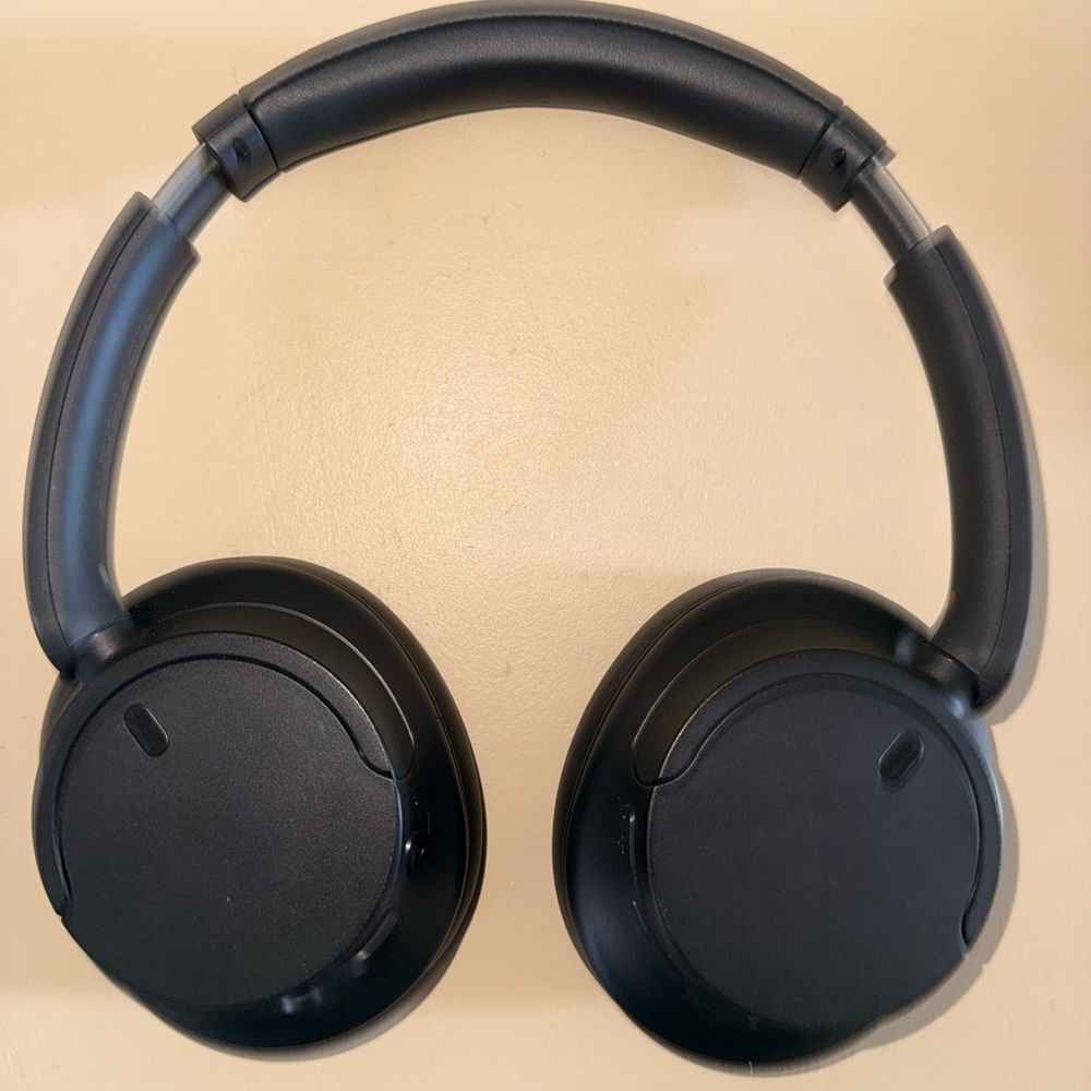 Sony WH-CH72N headphones